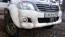 Бампер Toyota Hilux с нанесенным защитным покрытием РАПТОР
